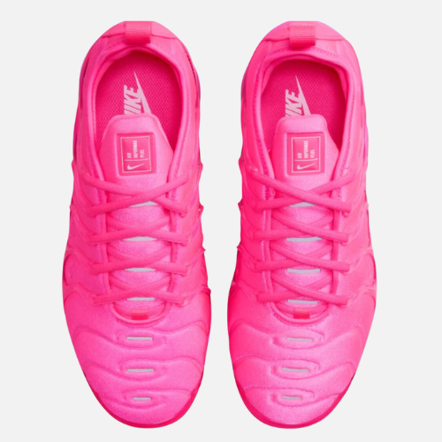 Pink nike 2025 air vapormax plus